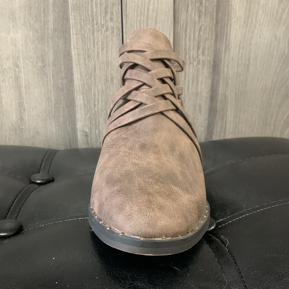 Maurice Fashions Brown Faux Crushed Leather Ankle Bootie Boots Woman's Size 7 - Picture 4 of 13